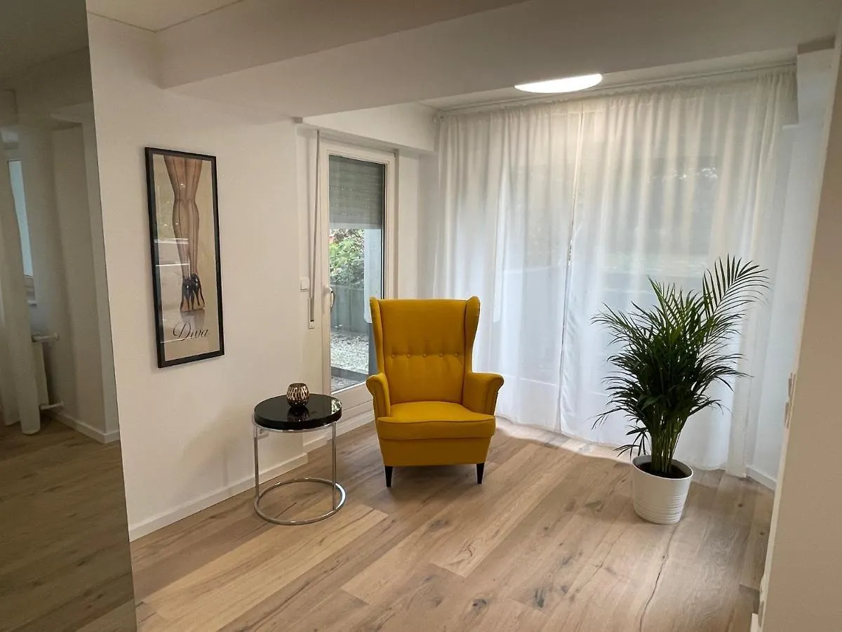 Ferienwohnung Exclusive Wohunung direkt am Rhein 1.5 km von der Messe Düsseldorf Apartment